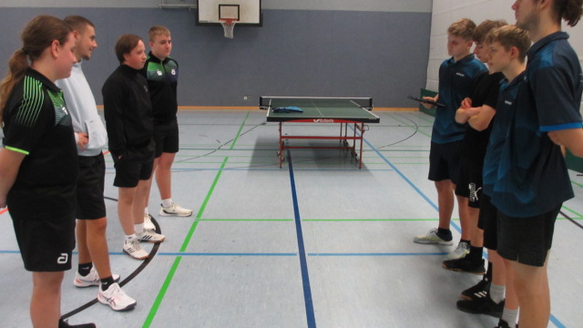 Verabschiedung der beiden Mannschaften